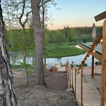 Holiday home View Odyl Off-grid House With Sauna And Hot-tub