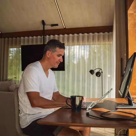 Holiday home View Odyl Off-grid House With Sauna And Hot-tub