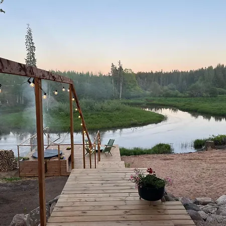 Holiday home View Odyl Off-grid House With Sauna And Hot-tub *