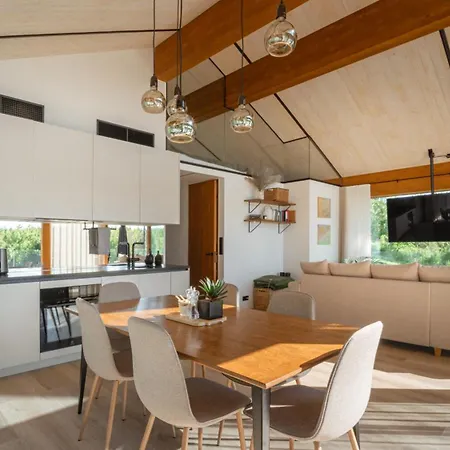 View Odyl House With Sauna And Seasonal Hot-tub بيت للعطل Pindi (Polva)